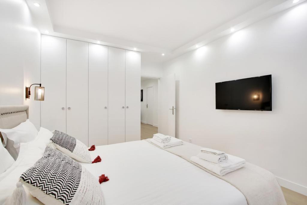 Trocadero/ Eiffel Tower - 3 Bedrooms- All New! Paris Eksteriør bilde
