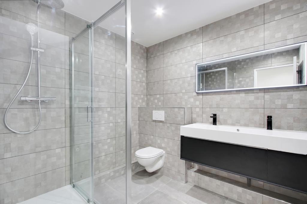 Trocadero/ Eiffel Tower - 3 Bedrooms- All New! Paris Eksteriør bilde